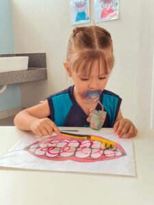 O Maternal III aprendeu sobre saúde bucal de forma lúdica e divertida.